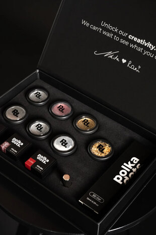 THE VAULT x Mani Pedi